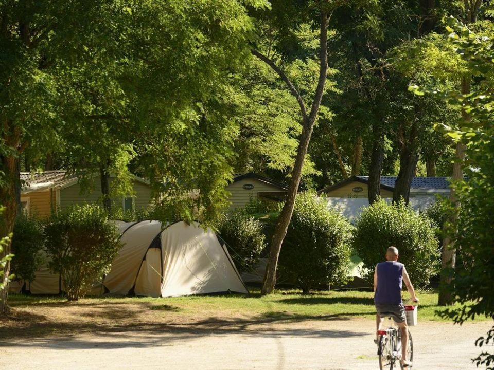 Camping Les Portes De Sancerre Saint-Satur Exteriér fotografie