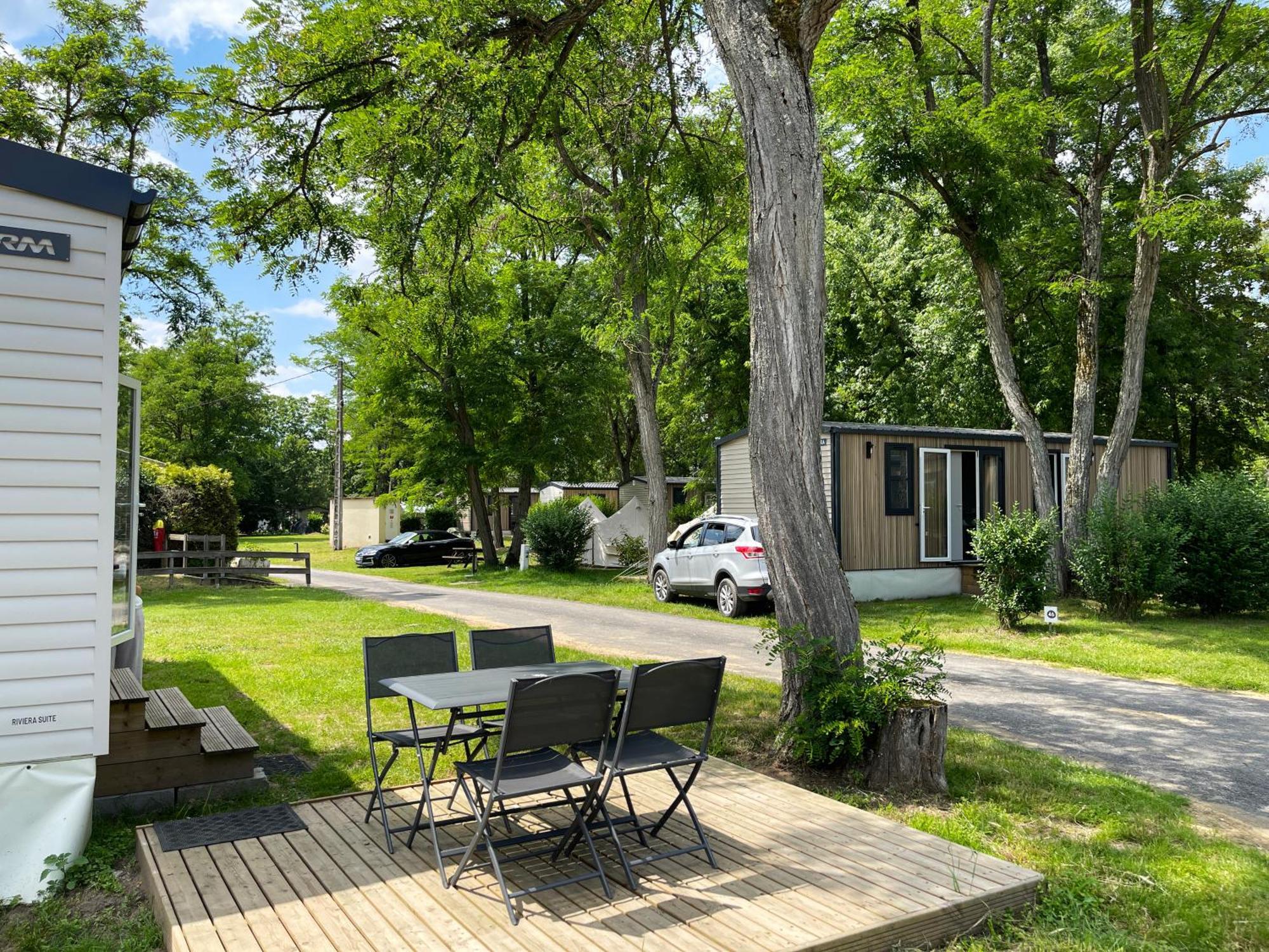 Camping Les Portes De Sancerre Saint-Satur Exteriér fotografie